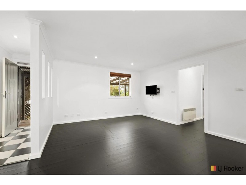 12 De Mestre Place, Holt ACT 2615