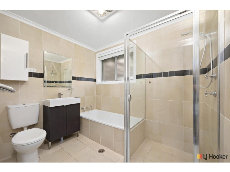 12 De Mestre Place, Holt ACT 2615