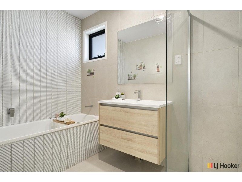 2/19 Phippard Court, Watson ACT 2602