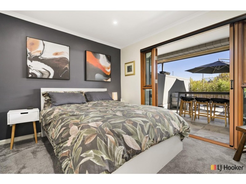 21/18 Captain Cook Crescent, Griffith ACT 2603
