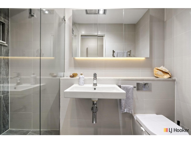 21/18 Captain Cook Crescent, Griffith ACT 2603