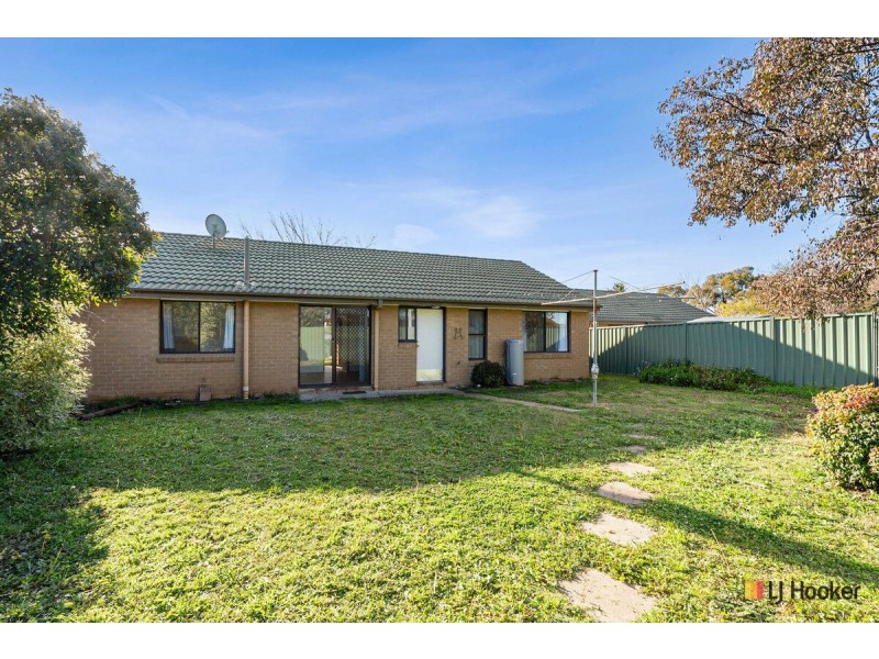 33 Le Souef Crescent, Florey ACT 2615