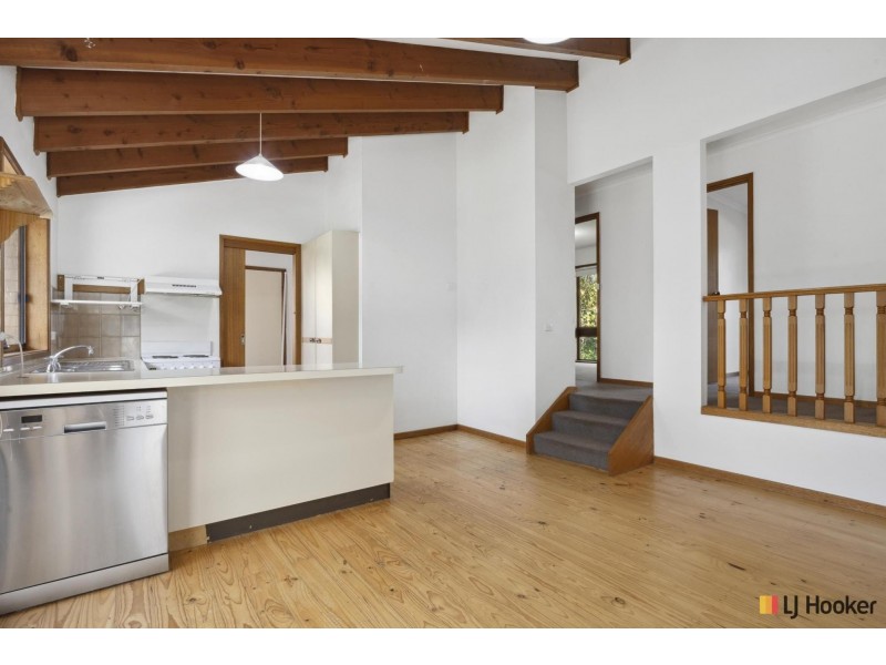 9 Piguenit Close, Lyneham ACT 2602
