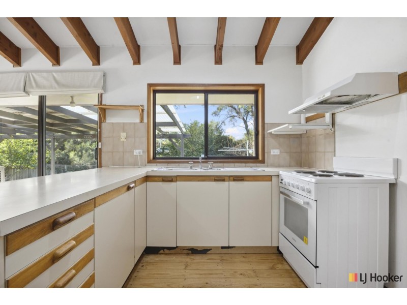9 Piguenit Close, Lyneham ACT 2602