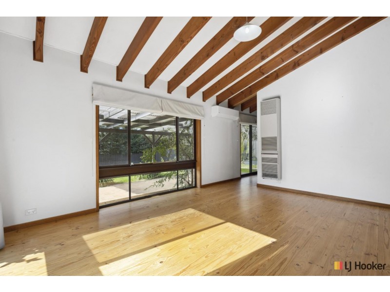 9 Piguenit Close, Lyneham ACT 2602