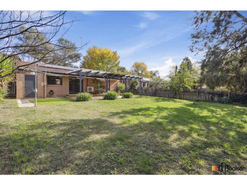 9 Piguenit Close, Lyneham ACT 2602