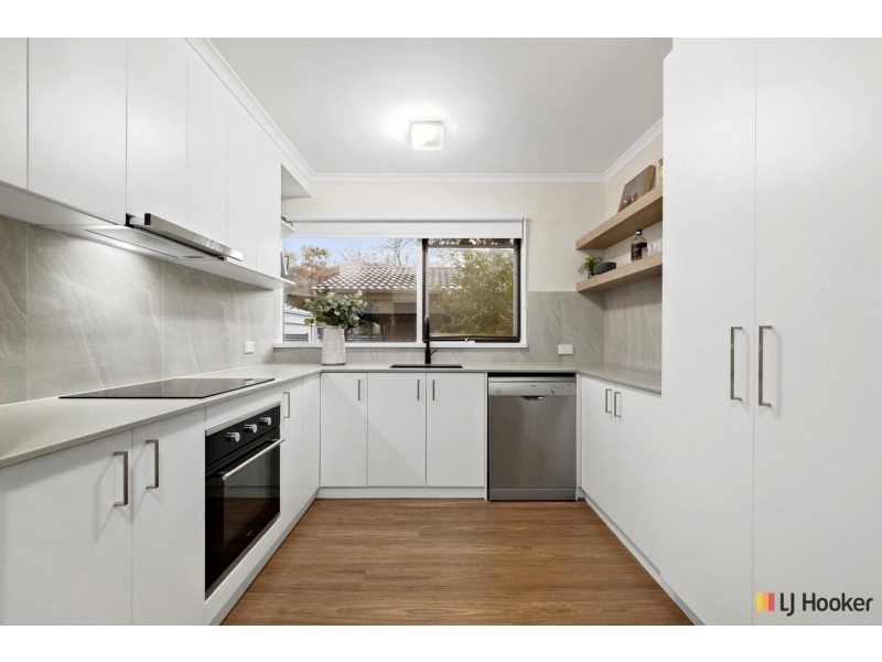 4 McMinn Close, Swinger Hill ACT 2606
