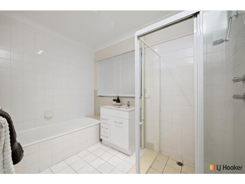 4 McMinn Close, Swinger Hill ACT 2606