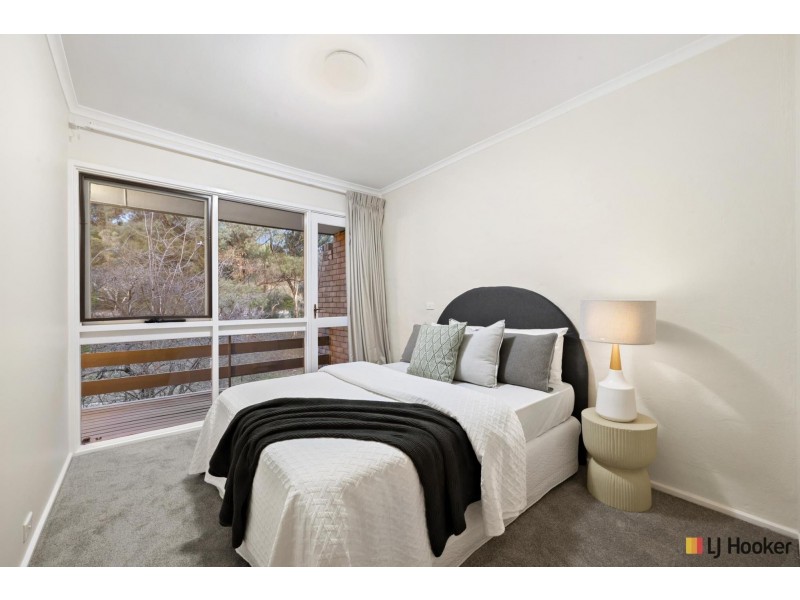 4 McMinn Close, Swinger Hill ACT 2606