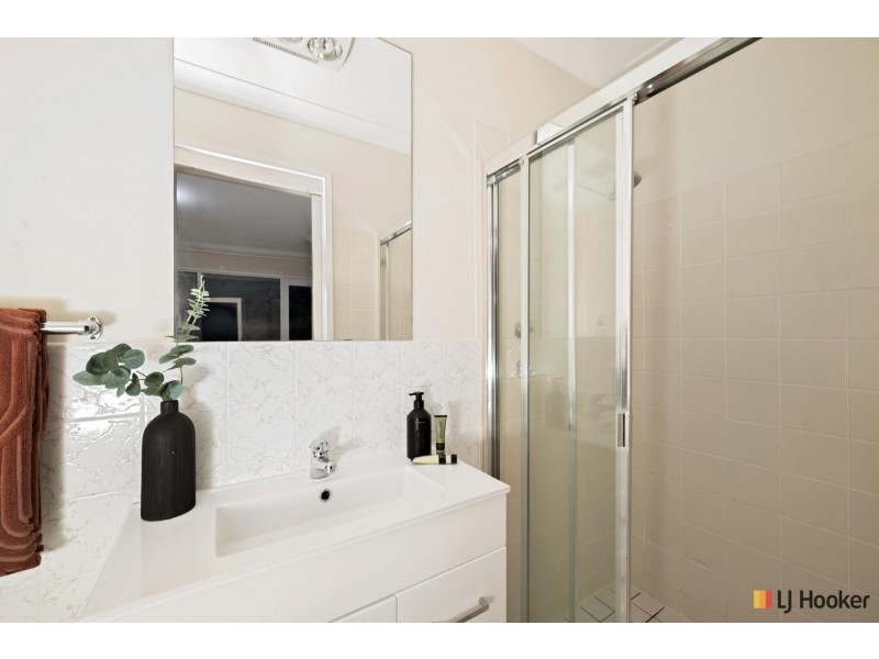 4 McMinn Close, Swinger Hill ACT 2606