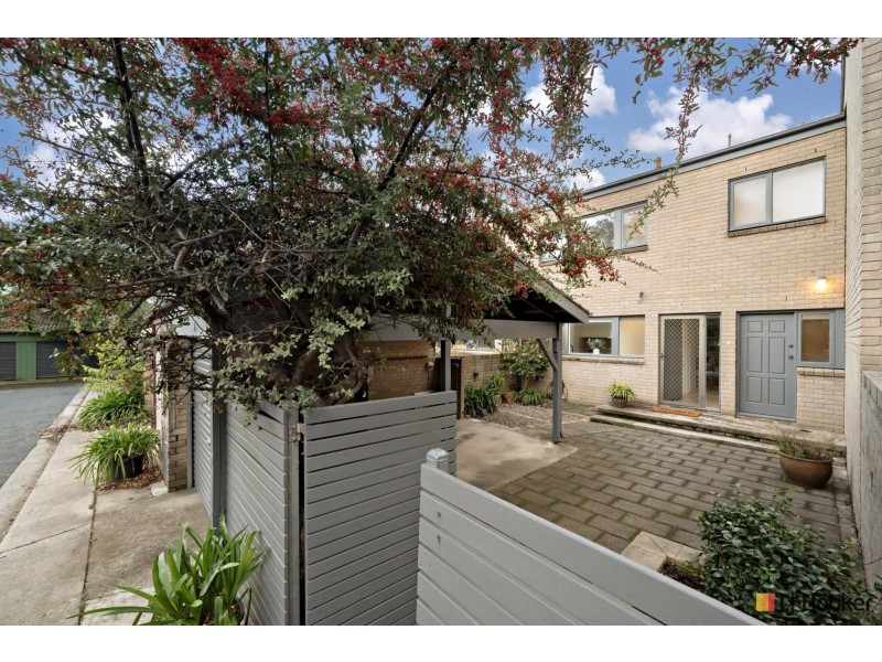4 McMinn Close, Swinger Hill ACT 2606