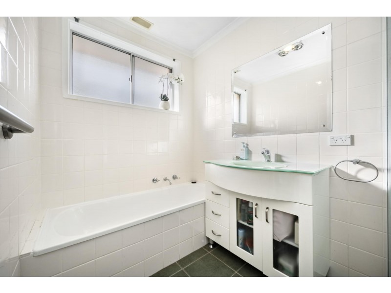 5 Tebbutt Place, Charnwood ACT 2615