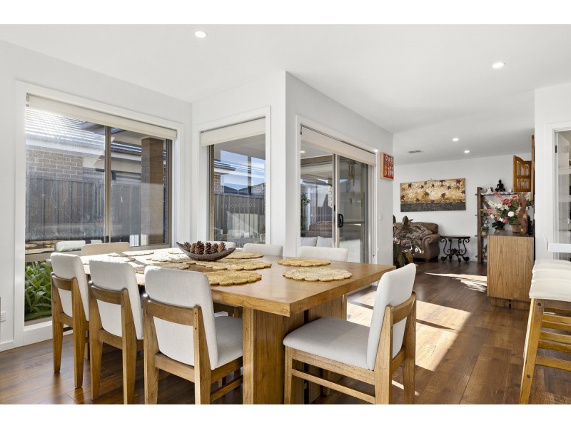14 Zealie Bend, Googong NSW 2620