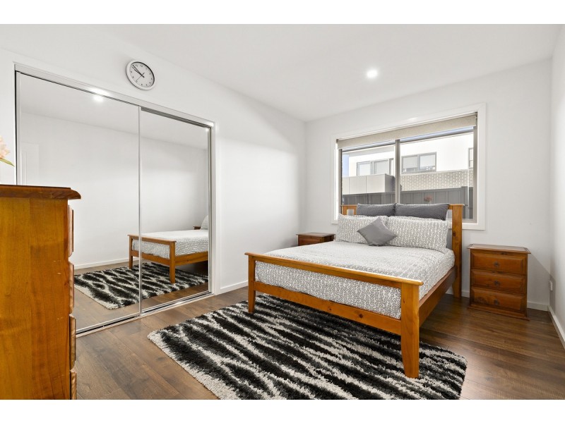 14 Zealie Bend, Googong NSW 2620