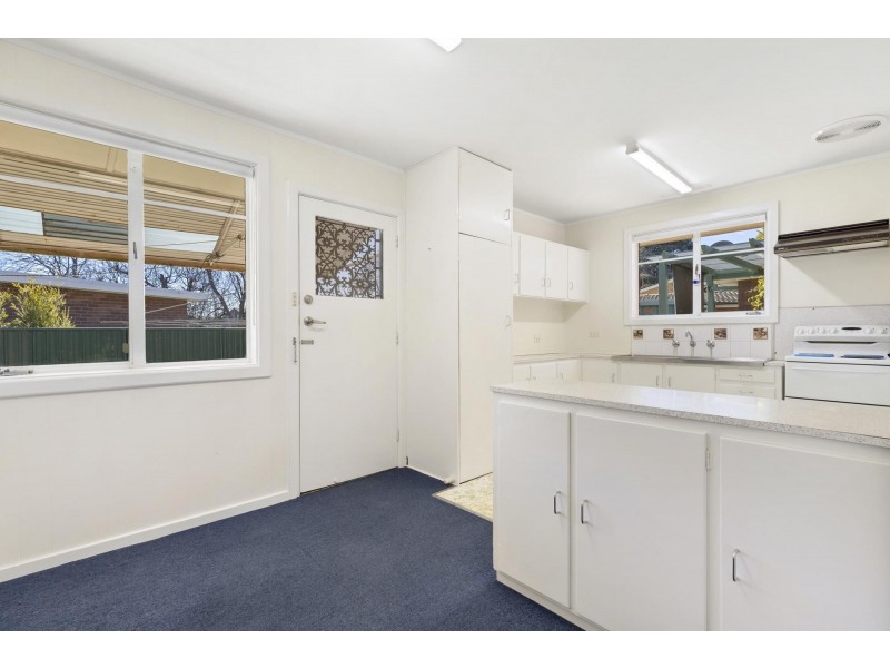 31 Irvine Street, Watson ACT 2602