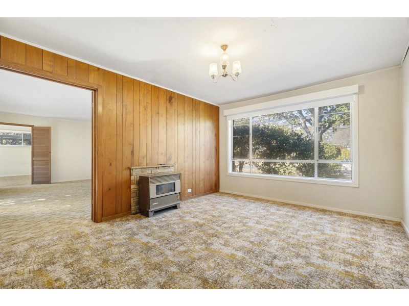 31 Irvine Street, Watson ACT 2602