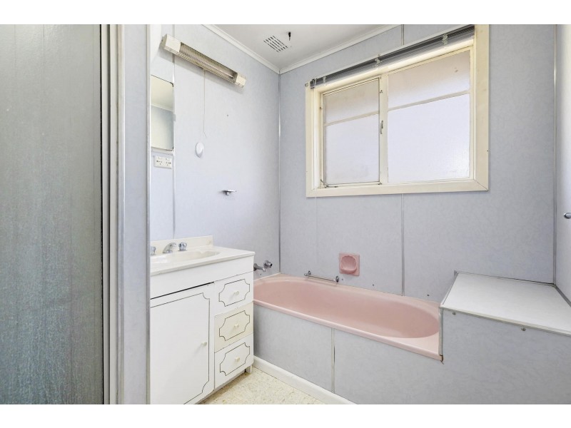 31 Irvine Street, Watson ACT 2602