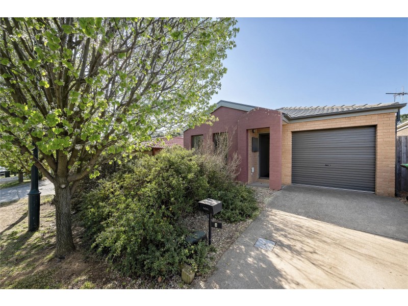 4 Phillipa Weeks Street, Watson ACT 2602