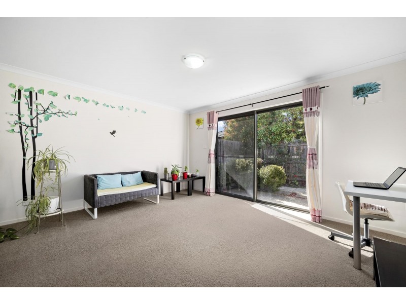 4 Phillipa Weeks Street, Watson ACT 2602