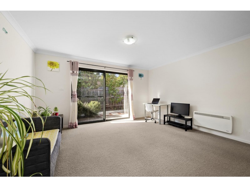 4 Phillipa Weeks Street, Watson ACT 2602