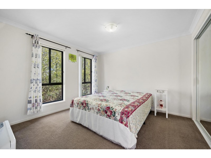 4 Phillipa Weeks Street, Watson ACT 2602