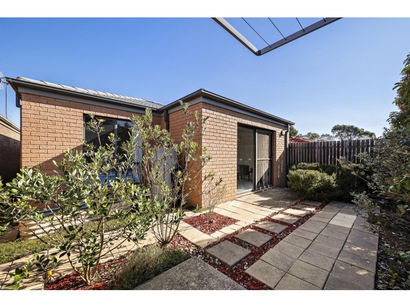 4 Phillipa Weeks Street, Watson ACT 2602
