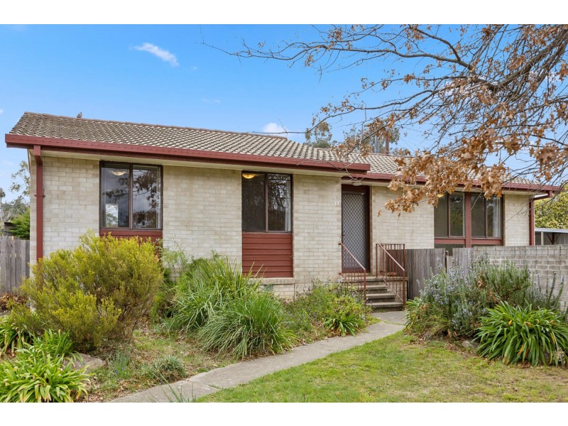 4 Hepburn Place, Kambah ACT 2902