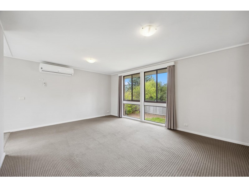 4 Hepburn Place, Kambah ACT 2902