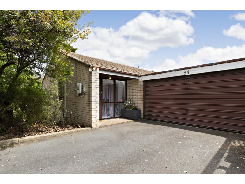 84 Grayson Street, Hackett ACT 2602