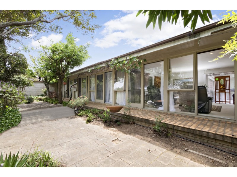 84 Grayson Street, Hackett ACT 2602