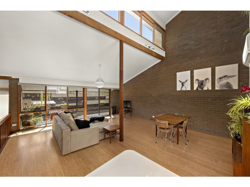 76 Barnet Close, Phillip ACT 2606