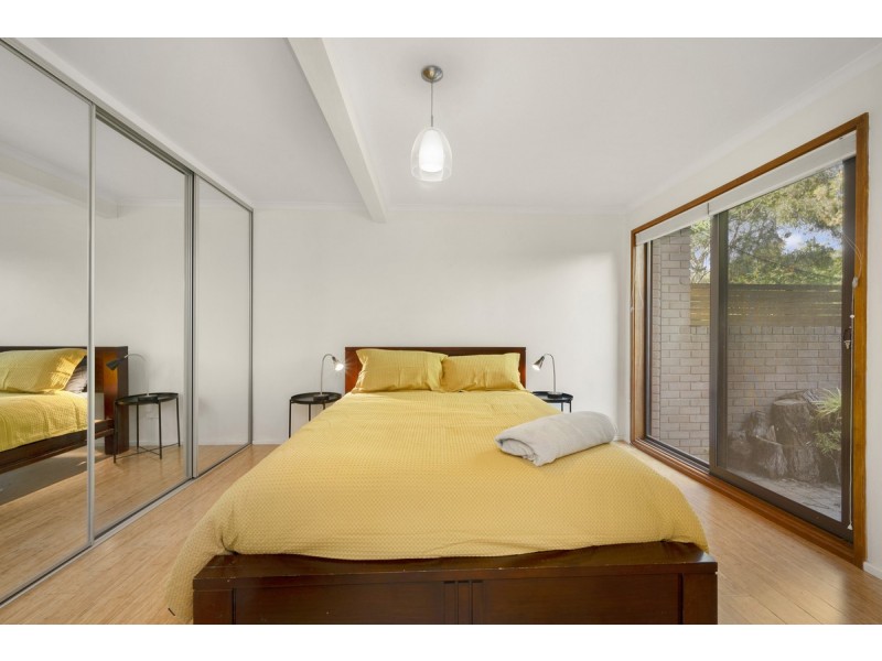 76 Barnet Close, Phillip ACT 2606