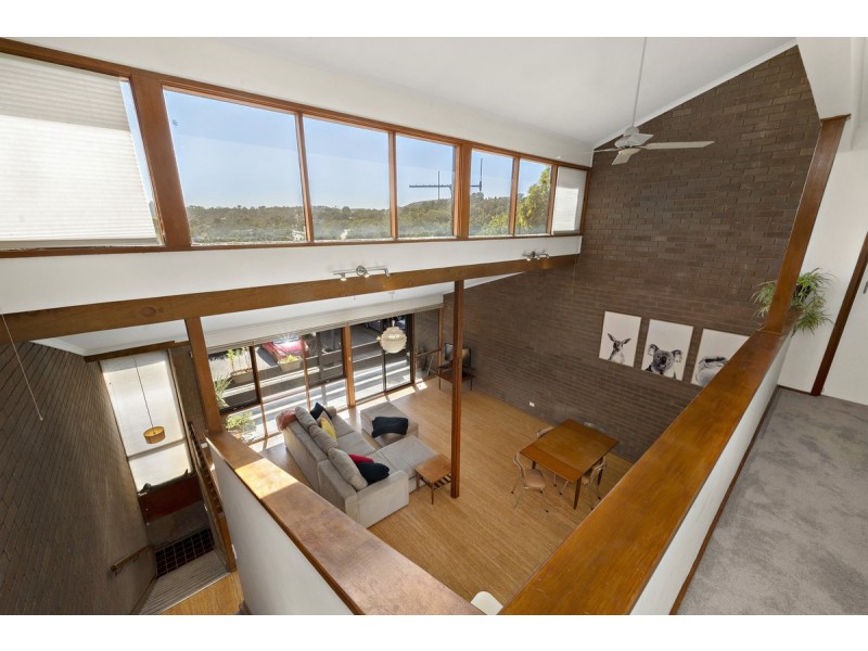 76 Barnet Close, Phillip ACT 2606