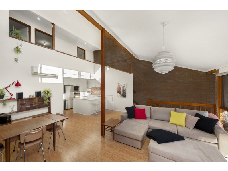 76 Barnet Close, Phillip ACT 2606