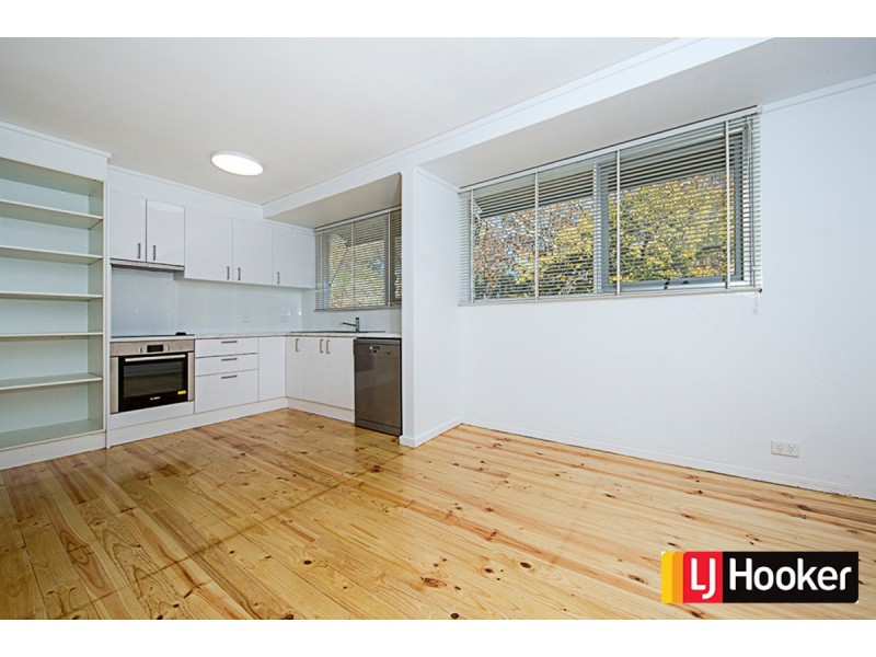 213 Phillip Avenue, Hackett ACT 2602