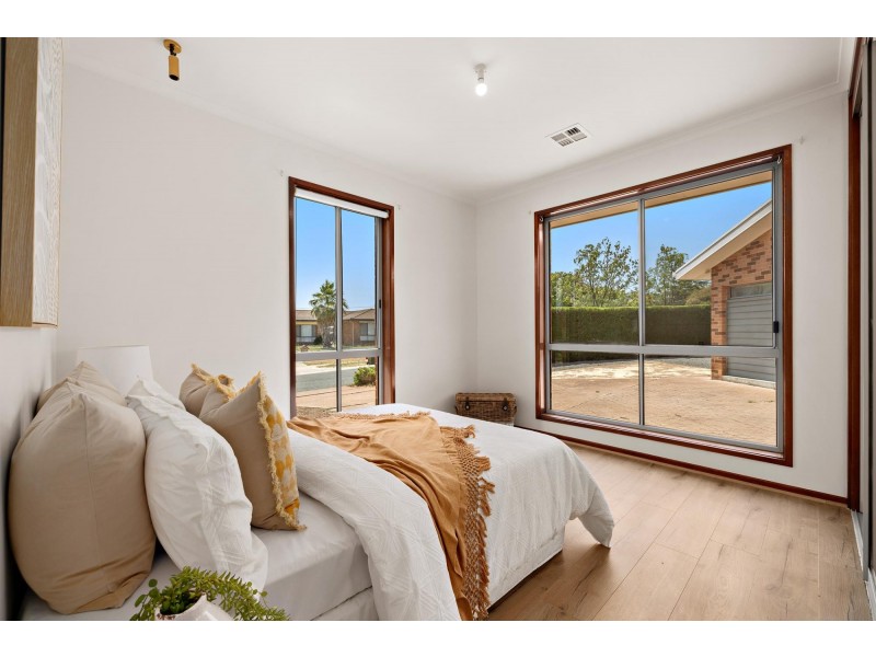 16 Mollee Crescent, Isabella Plains ACT 2905