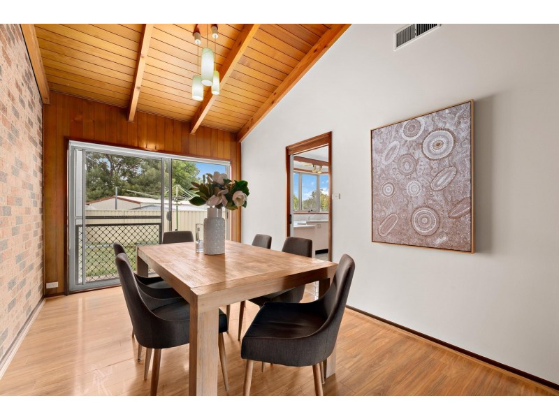 16 Mollee Crescent, Isabella Plains ACT 2905