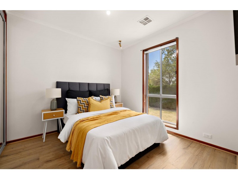 16 Mollee Crescent, Isabella Plains ACT 2905