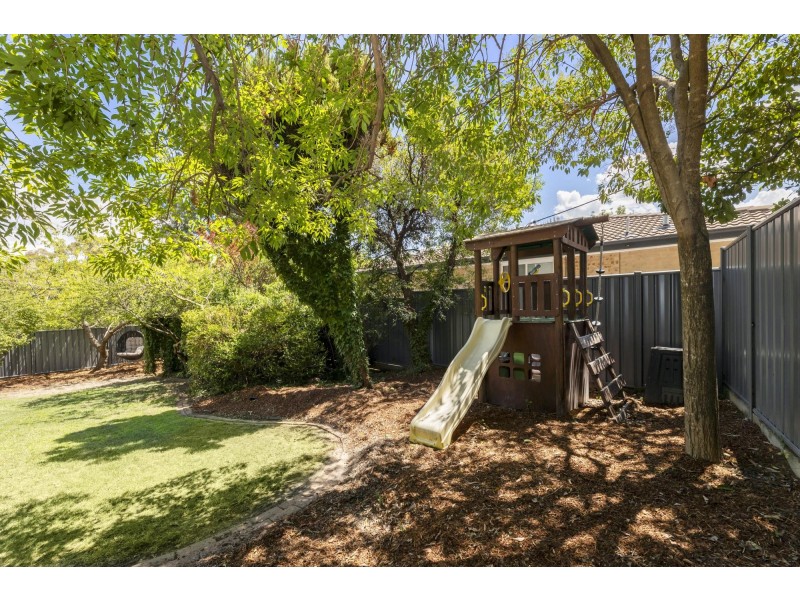 6 Humphris Place, Gowrie ACT 2904