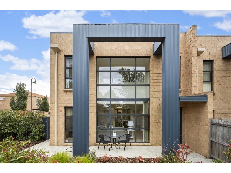 353 Anthony Rolfe Avenue, Gungahlin ACT 2912