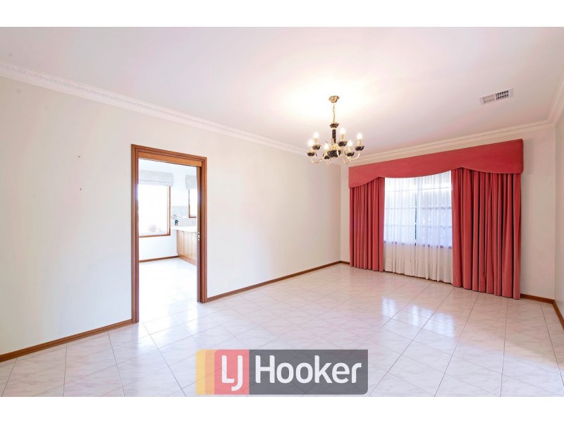 8 McClintock Street, Lyneham ACT 2602