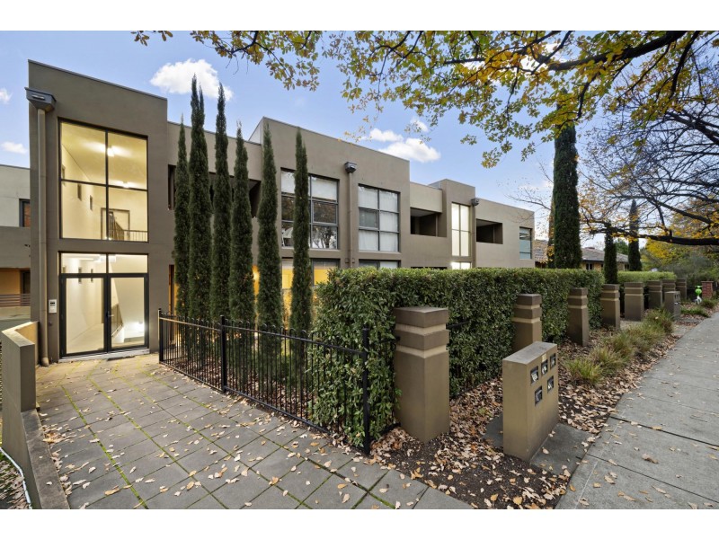 2/135 Limestone Avenue, Braddon ACT 2612