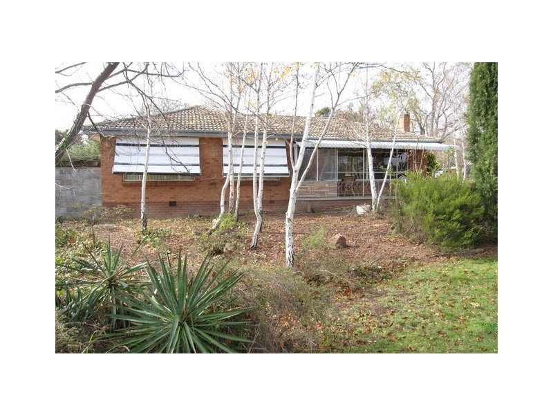 8 Skeats Street, Hackett ACT 2602