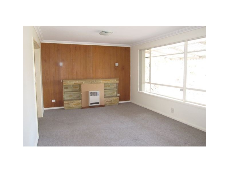8 Skeats Street, Hackett ACT 2602