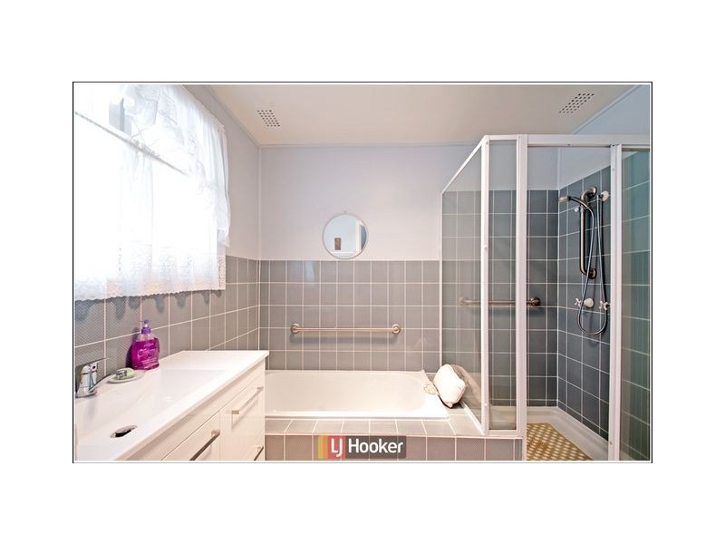 9 Dowling Street, Watson ACT 2602