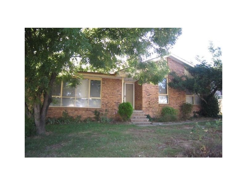 12 Hirst Place, Giralang ACT 2617