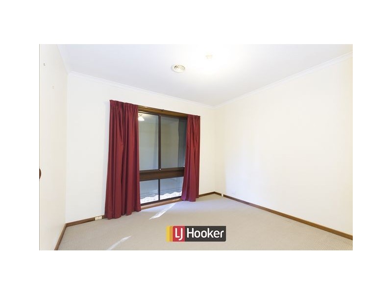 11 Piguenit Close, Lyneham ACT 2602