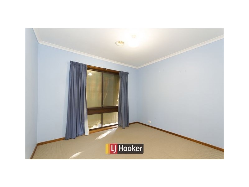 11 Piguenit Close, Lyneham ACT 2602