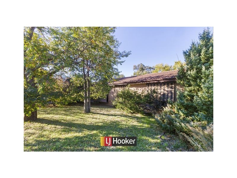 11 Piguenit Close, Lyneham ACT 2602