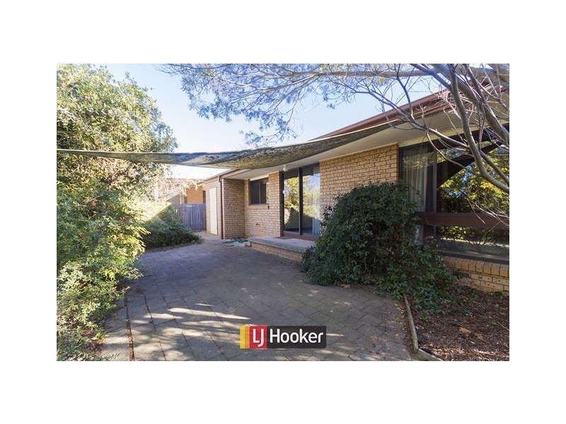 11 Piguenit Close, Lyneham ACT 2602